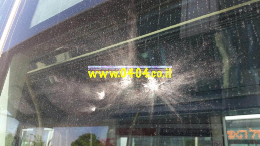 צילום: חדשות 0404 הרכבת הקלה נרגמה באבנים בשועפט – חלון נופץ