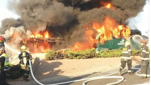 צילום: מדברים תקשורת פיגוע: 15 פצועים בפיצוץ באוטובוס, אוטובוס נוסף עלה באש