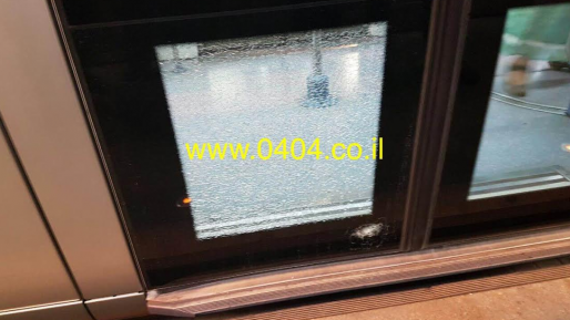 צילום: חדשות 0404 בפעם השנייה היום: נזק לרכבת הקלה בפיגוע אבנים