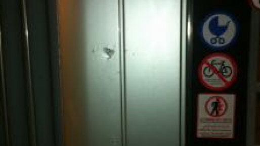 צילום: חדשות 0404 יום שביעי ברציפות: אבנים לעבר הרכבת הקלה ב"ציר הטרור"