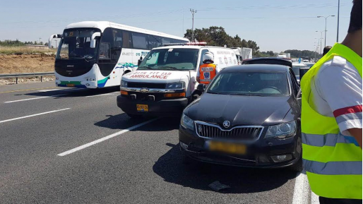 צילום: חדשות 0404 ח"כ הרצוג לאחר התאונה: "מאחל החלמה לפצועים ולפצועות"