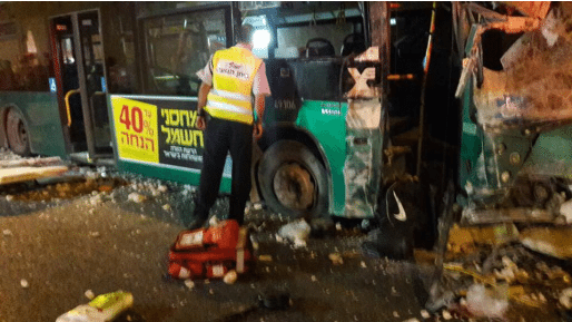 צילום: איחוד הצלה פצועה אנוש, 6 קשה ו-20 קל ובינוני בתאונת אוטובוס במנהרות הכרמל