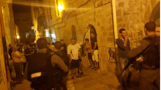 צילום: 0404 אבנים הושלכו לעבר בתי יהודים בעיר העתיקה בירושלים