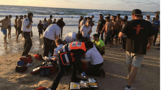 צילום: מחמוד עביד, תיעוד מבצעי מד שלושה בני אדם טבעו בנחל חדרה – מצבו של אחד אנוש