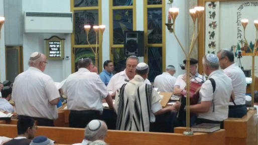 צילום: חגי וינברג הרב הראשי לישראל: לחלק מניינים בבתי הכנסת – תפילה לא תעלה על 100 איש | כל ההנחיות
