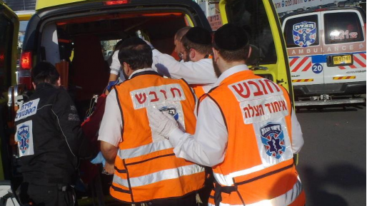 צילום: דוברות איחוד הצלה צעיר נפגע מרכב בבאר שבע – מצבו בינוני