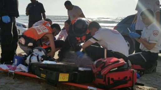 צילום: שלומי מרצ'ביאק, מד בן 60 טבע למוות בחוף בצת