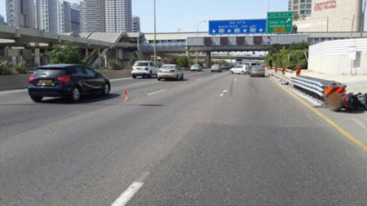 צילום: דוברות המשטרה בהמשך לתאונה: נפתחו לתנועה נתיבי כביש איילון לכיוון צפון