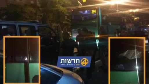 צילום: דודו גוזלן אוטובוס שהיה בדרכו לאילת נרגם הלילה באבנים סמוך לדימונה