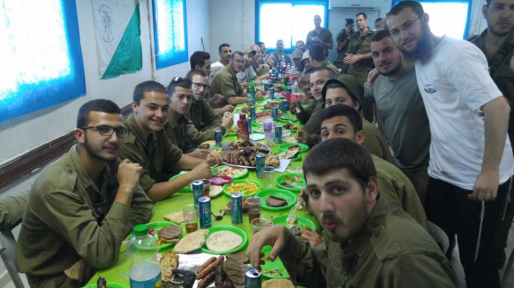 צילום: חדשות 0404 לוחמי גדוד 50 מאחלים שבת שלום מחברון עיר האבות