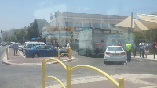 צילום: איחוד הצלה הולכת רגל נפצעה בינוני מפגיעת משאית בקריית ים