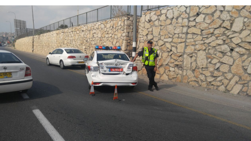 צילום: דוברות המשטרה שוטרת נפצעה לאחר שנהג משאית סרב לעצור וניגח ניידת בצומת ירכא
