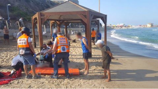 צילום: דוברות איחוד הצלה גבר טבע למוות בחוף הילטון בתל אביב