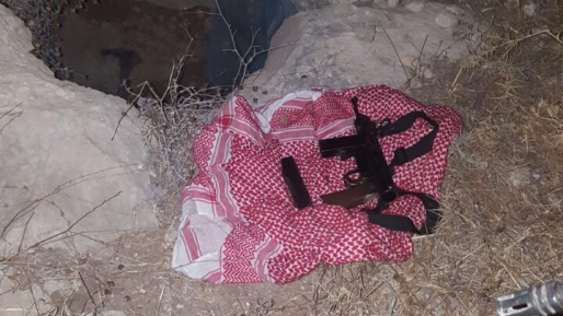 צילום: דובר צה״ל עשרה מבוקשים נעצרו באיו״ש, רובה נתפס במהלך המעצרים