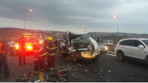 צילום: דוברות איחוד הצלה שני פצועים בינוני בתאונת דרכים במחלף שפרעם