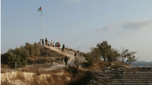 צילום: רפי אביטל המנהל לא עצר עבודות בלתי חוקיות בגן הלאומי בשומרון והבוקר הונף דגל אש״ף במקום
