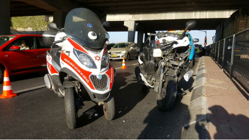 צילום: אסף ברזינגר תיעוד מבצעי מד פצוע קשה מפגיעת אופנוע במחלף מסובים