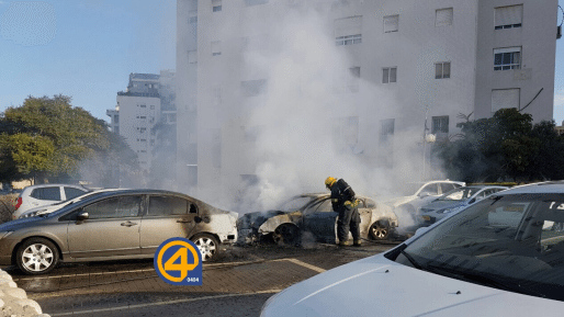 צילום: חדשות 0404 ארבעה כלי רכב עלו באש בנתניה