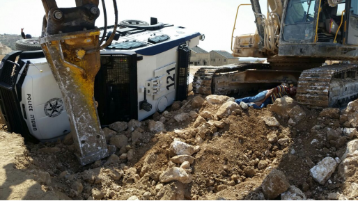 צילום: איחוד הצלה סניף שומרון ניידת משטרה התהפכה לתוך בור בשומרון