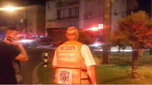 צילום: חדשות 0404 שריפה ברכב גרמה להתלקחות דירה בקריית ביאליק