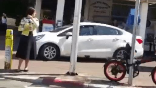 צילום: דוברות המשטרה נעצר תושב בני ברק שנסע עם רכבו על המדרכה (וידאו)