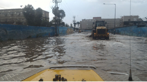 צילום: דוברות כב״ה אילת ההצפות באילת: נחסם הכביש לאזור המלונות
