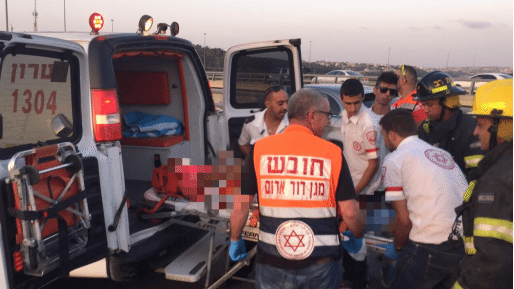 צילום: תיעוד מבצעי מד שני פצועים בתאונת דרכים סמוך למושב רם און