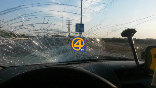 צילום: חדשות 0404 מחבלים השליכו אבנים לעבר אוטובוס סמוך לחברון