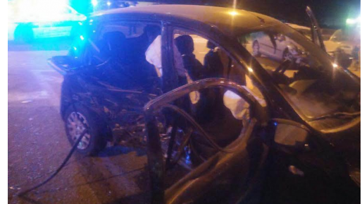 צילום: שלושה פצועים בתאונת דרכים בכניסה לדימונה