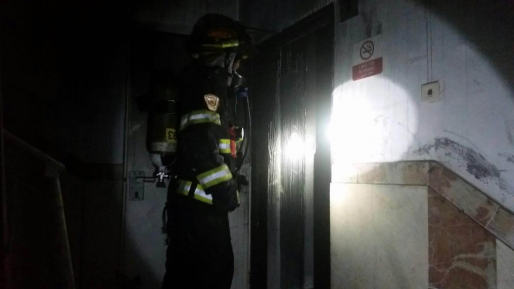צילום: דוברות כב גבר מת משאיפת עשן בשריפה שפרצה בדירת מגורים ברמת גן