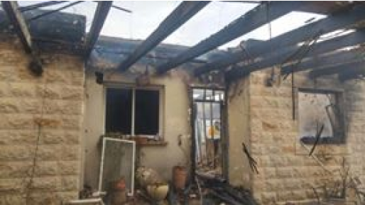צילום: דוברות המשטרה שני בתים עלו באש בנטף. ניצב הלוי: "נמשכות פעולות הכיבוי ופינוי התושבים"