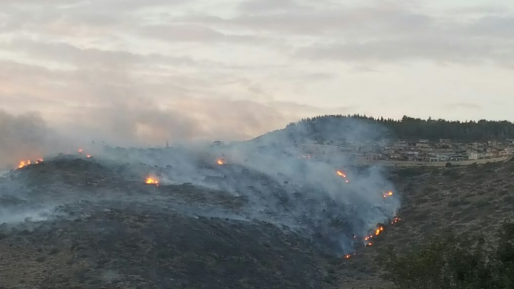 צילום: דוברות איחוד הצלה הנחייה לציבור: כל מי שזקוק לסיוע בפינוי שיתלה סדין אדום מהחלון