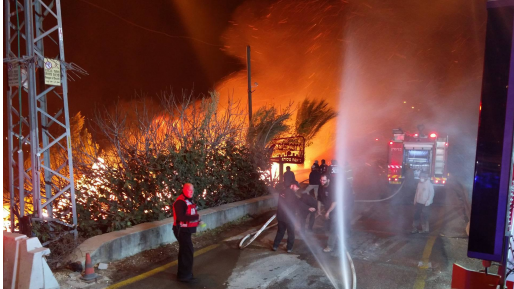 צילום: כב דולב: שריפה בצד הצפוני, תושבים מפונים