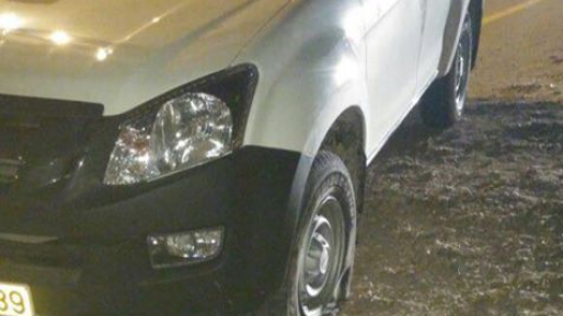 צילום: הצלה יו נזק לרכב שפגע במחסום אבנים. הנהג: "רכב קטן היה מתהפך"
