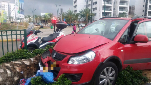 צילום: דוברות מד''א בן שנתיים נפצע בינוני ושלושה נפגעים קל בתאונת דרכים בחדרה