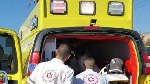 צילום: אלון קוצי, תיעוד מבצעי מד 5 פצועים בשריפה שפרצה בדירה בראשון לציון