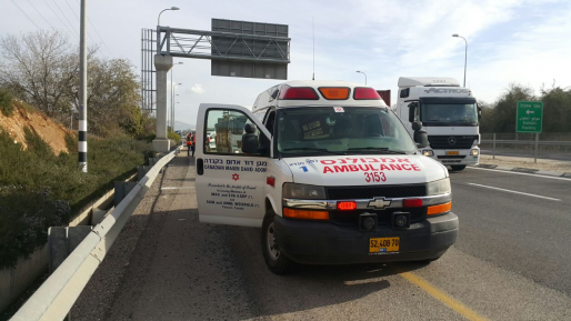 צילום: דוברות מד''א פצוע קשה בתאונת דרכים סמוך למחלף מורשה