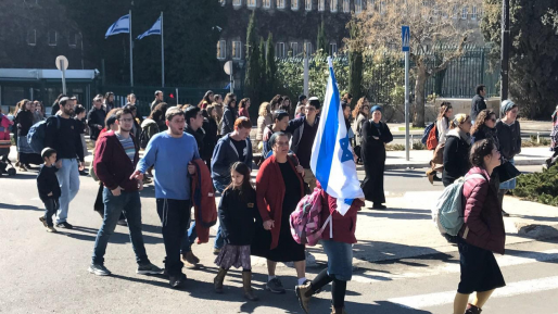 מגורשי עמונה: ״שכחו אותנו בלי בית – 3 חודשים ילדים והורים בתת תנאים״