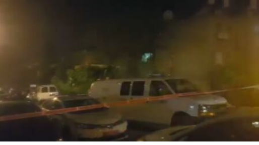 צילום: כיבוי ראשל ארבעה נפגעי עשן, בהם שלושה ילדים, בשריפה בדירה בהרצליה