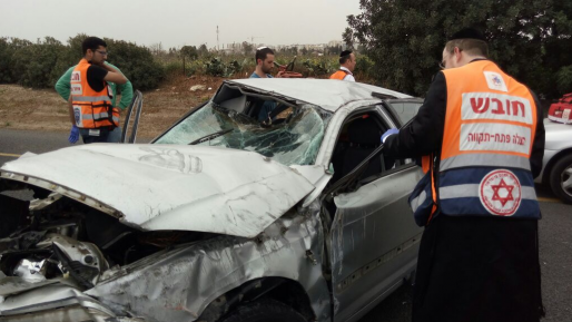 צילום: דוברות מד''א 4 פצועים בתאונת דרכים סמוך לבארות יצחק