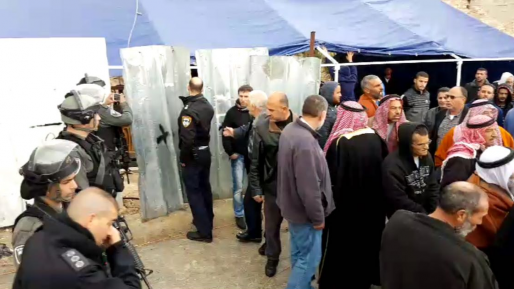 צילום: שלמה מור צפו: משפחת המחבל בצעקות "שקרנים ורוצחים" לעבר כוח המשטרה