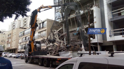 צילום: 0404 אירוע נוסף ברמת גן: פצוע בקריסת פיגומים
