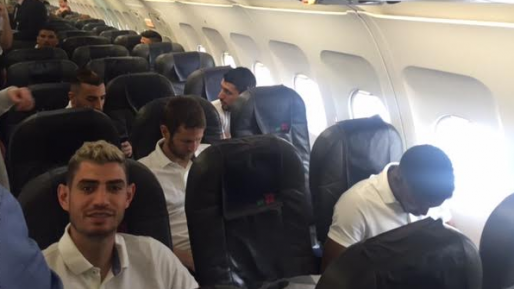 צילום: תום אברמסון נבחרת ישראל נחתה בספרד תחת אבטחה, היום – מסיבות עיתונאים של שתי הנבחרות