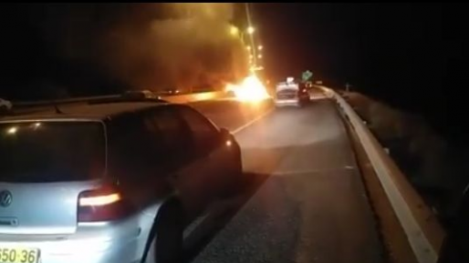 צילום: 0404 צפו: רכב התהפך ועלה באש – הנהג הצליח לצאת בזמן