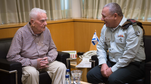 צילום: דובר צה הרמטכ"ל: "חובתינו לדאוג לשורדי השואה, לשמר את זיכרון השואה ולהבטיח עבורם צבא חזק"