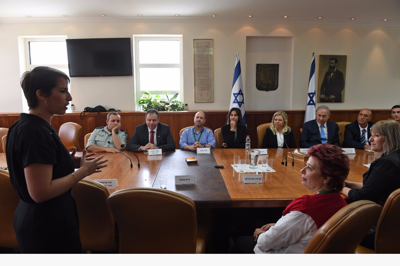 צילום: קובי גדעון, לע ראש הממשלה נפגש עם אחים ואחיות שכולים: "נושאים עמם משא קשה"