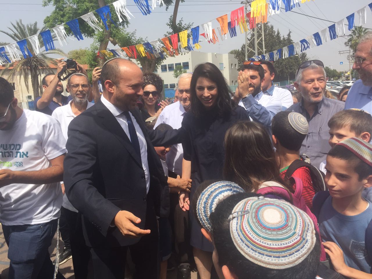 אחוזי הצבעה נמוכים: בבית היהודי האריכו פתיחת הקלפיות עד 23:00