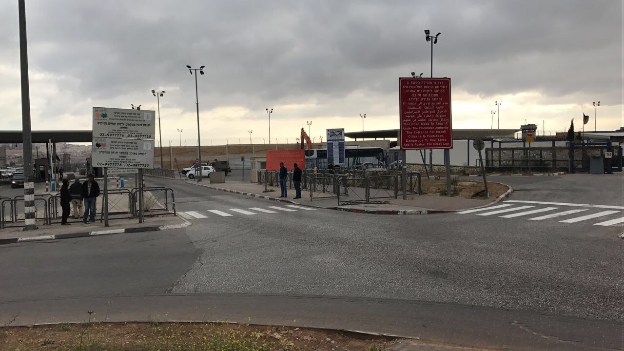 צילום: שלמה מור בזכות ערנות הכוחות: מחבלת חמושה בסכין נתפסה במעבר קלנדיה