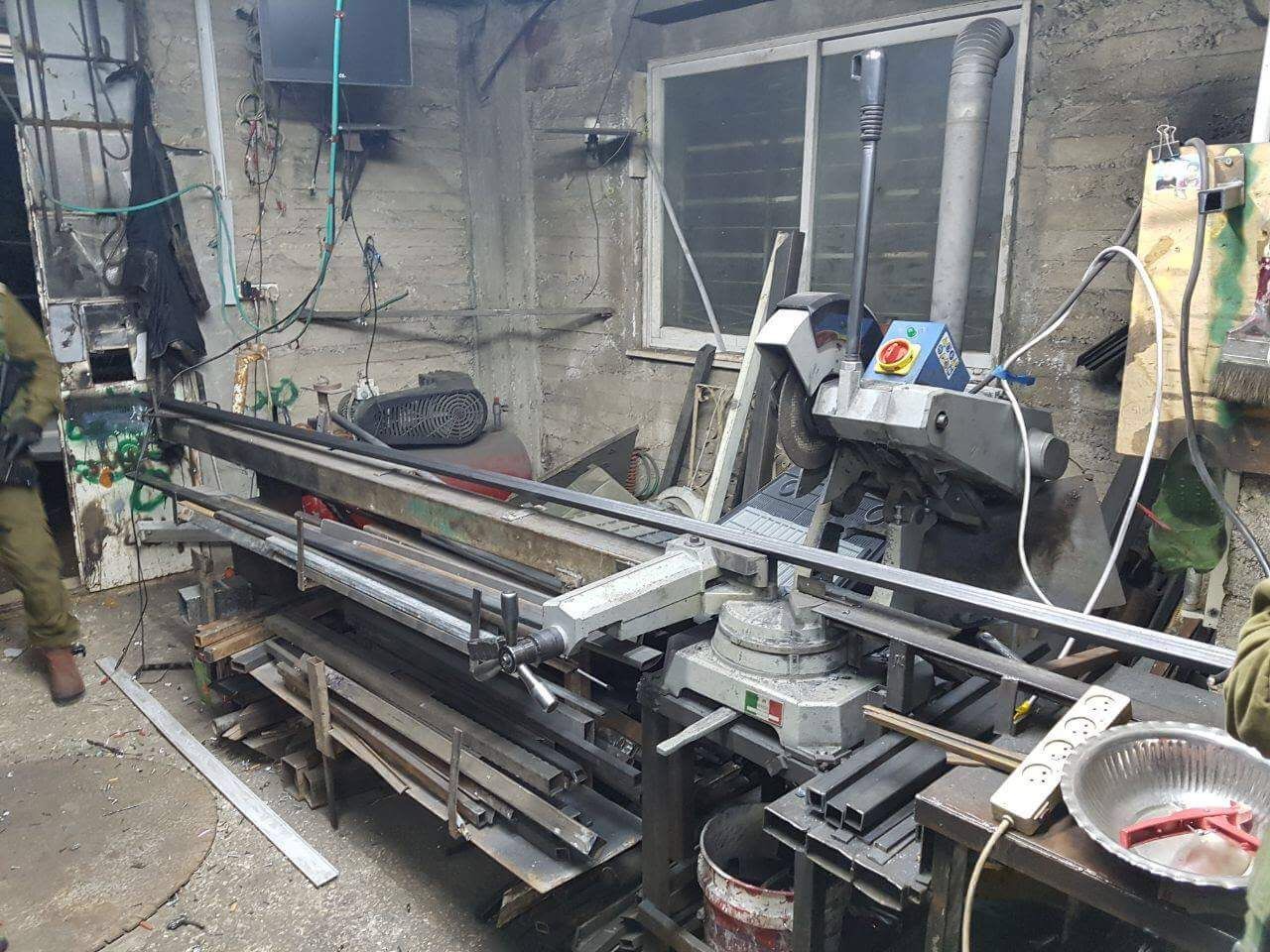 כוחותינו פשטו על בית מלאכה לייצור נשק באבו דיס