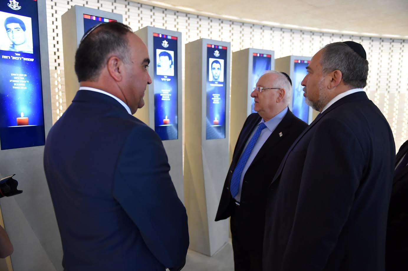 אריאל חרמוני, משרד הביטחון